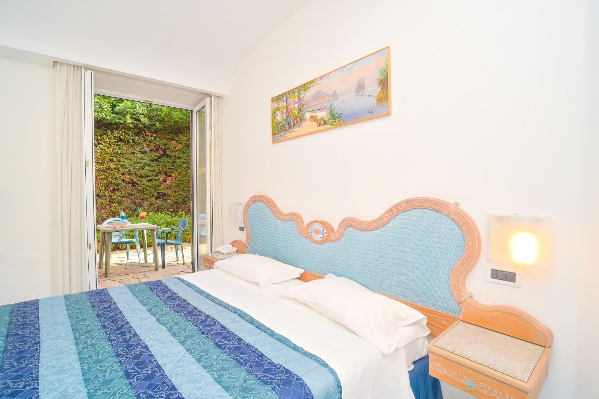 Albergo Italia - Beach Hotel カザミッチョラ・テルメ エクステリア 写真