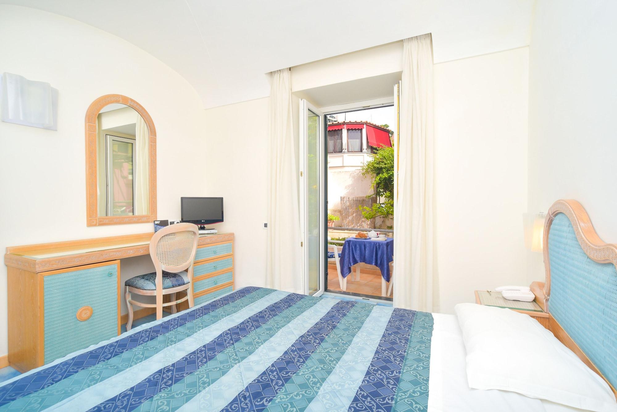 Albergo Italia - Beach Hotel カザミッチョラ・テルメ エクステリア 写真