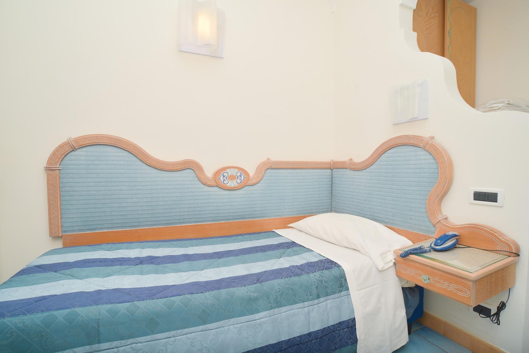 Albergo Italia - Beach Hotel カザミッチョラ・テルメ エクステリア 写真