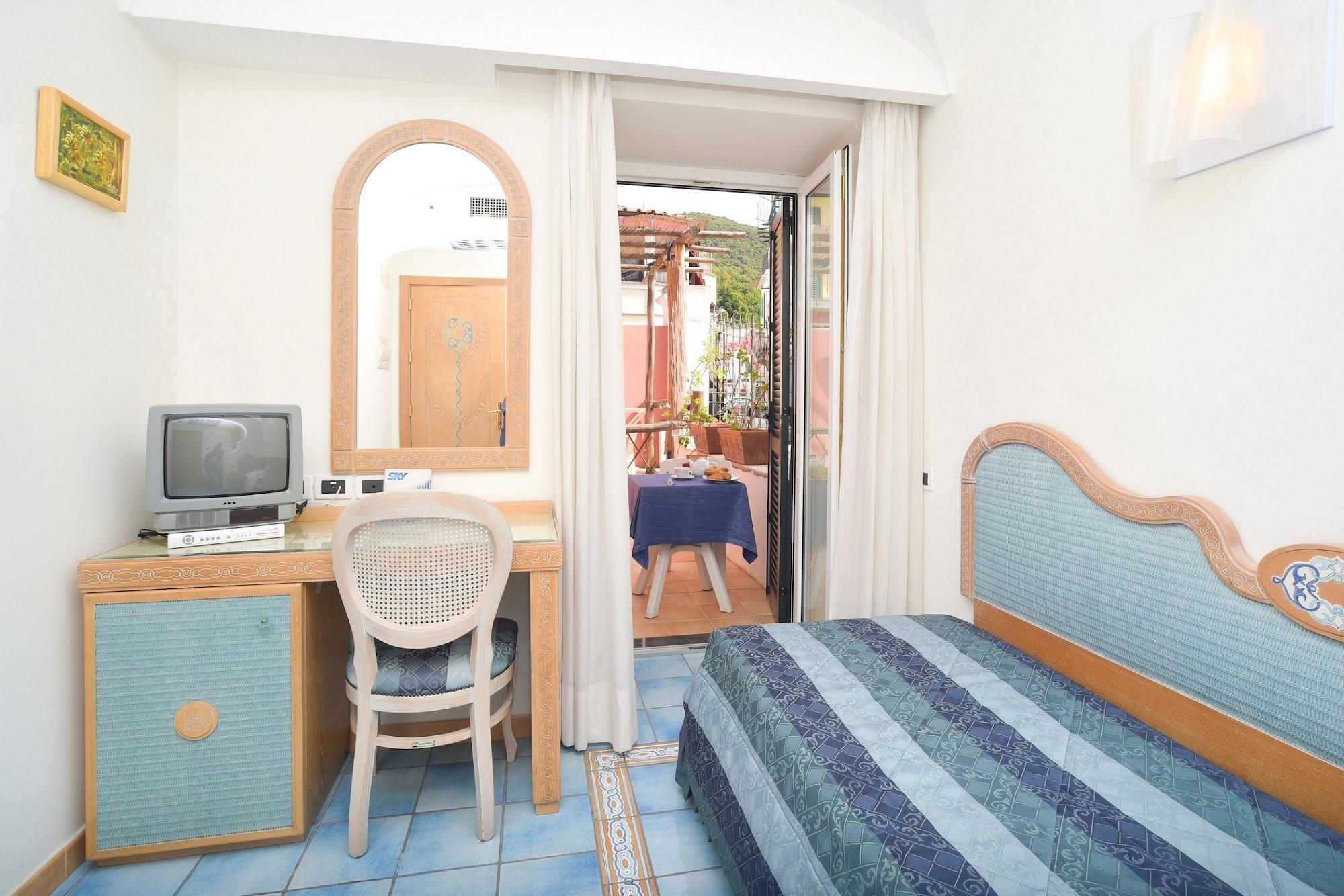 Albergo Italia - Beach Hotel カザミッチョラ・テルメ エクステリア 写真
