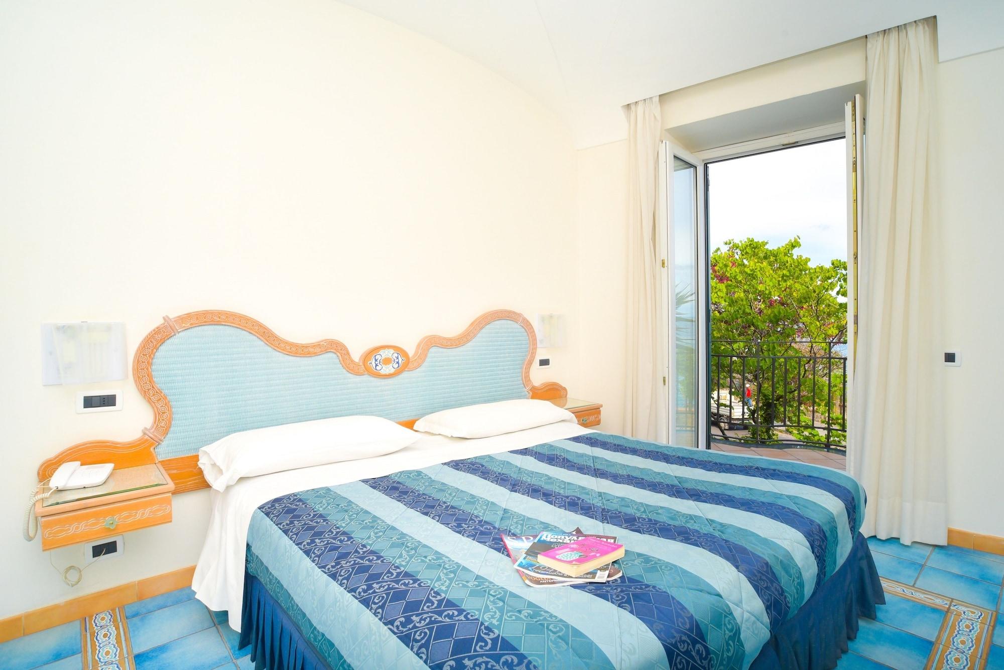 Albergo Italia - Beach Hotel カザミッチョラ・テルメ エクステリア 写真