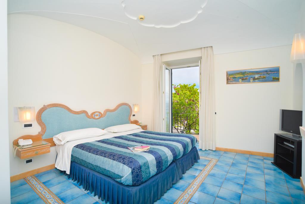 Albergo Italia - Beach Hotel カザミッチョラ・テルメ エクステリア 写真