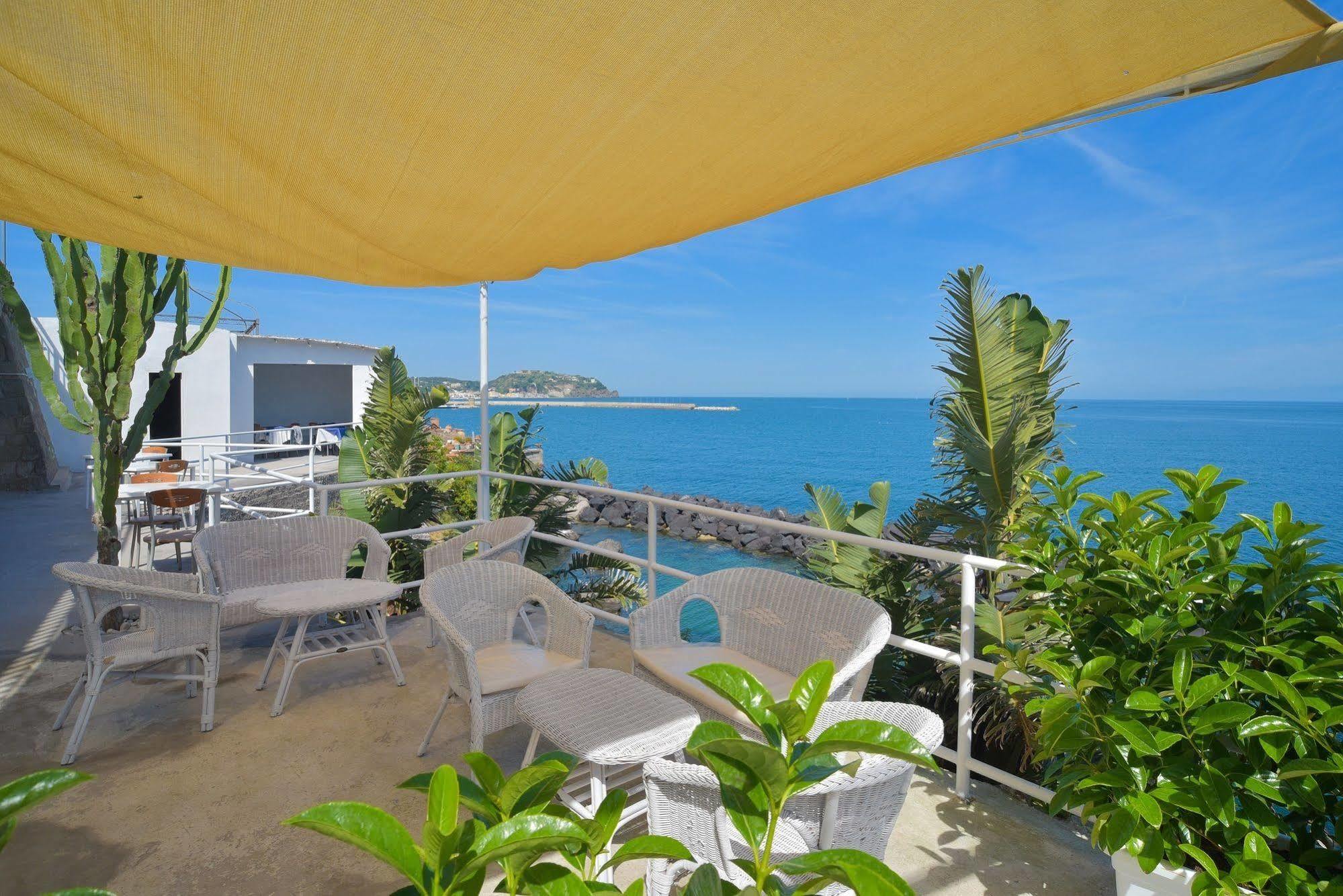 Albergo Italia - Beach Hotel カザミッチョラ・テルメ エクステリア 写真