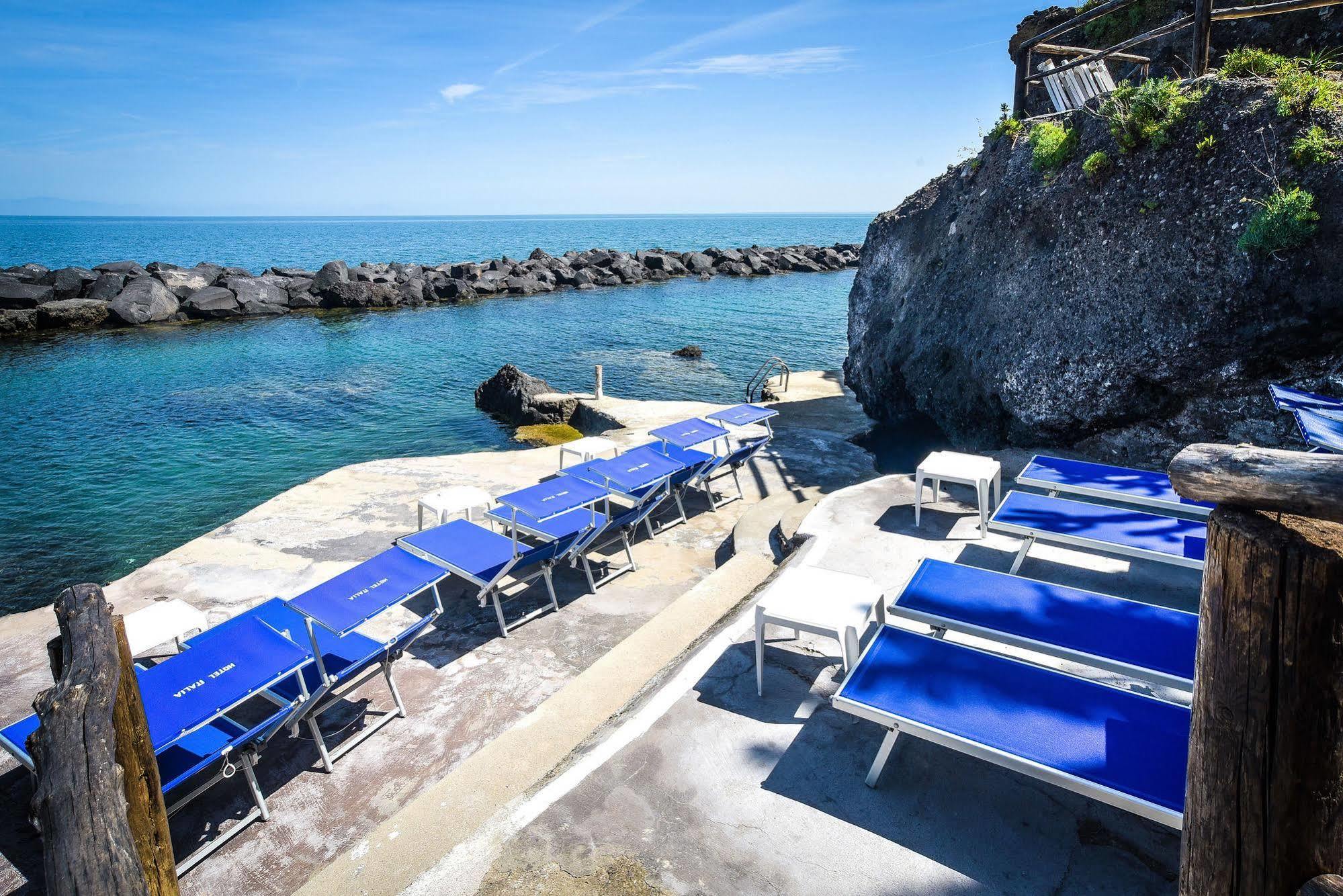 Albergo Italia - Beach Hotel カザミッチョラ・テルメ エクステリア 写真
