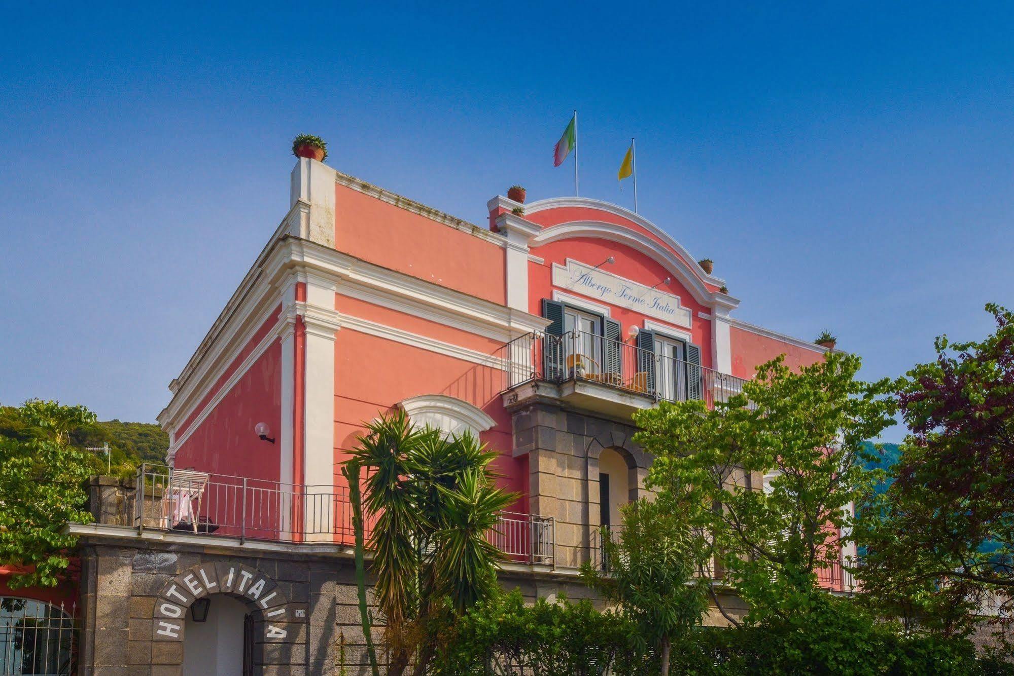 Albergo Italia - Beach Hotel カザミッチョラ・テルメ エクステリア 写真
